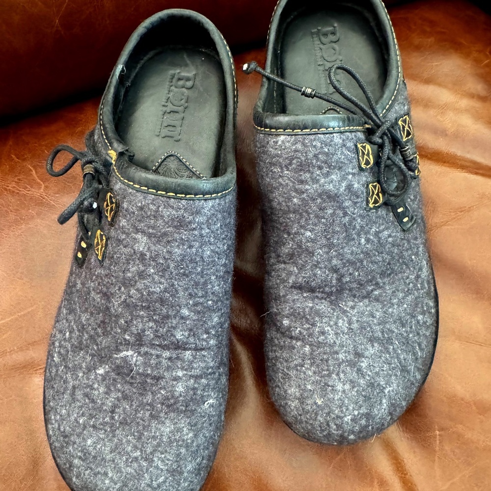Born Gray/Black Leather and Wool Clogs/Mules Sz 9/40.5